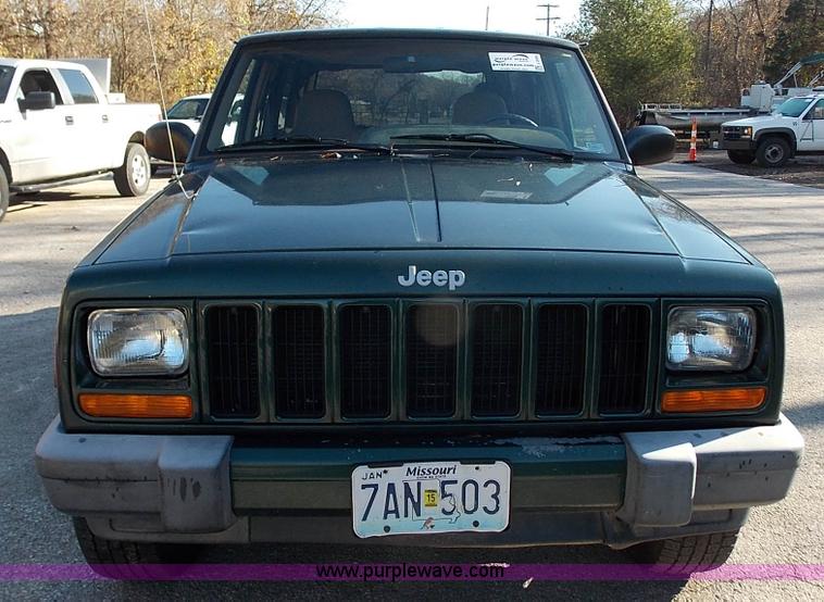 image for item J2699 1999 Jeep Cherokee Sport SUV