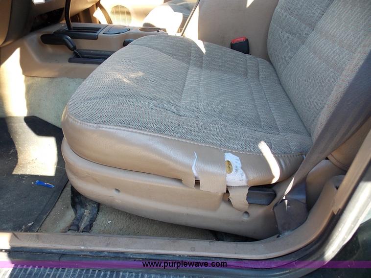 image for item J2699 1999 Jeep Cherokee Sport SUV