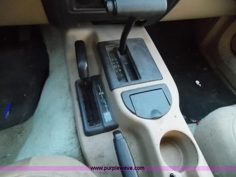 image for item J2699 1999 Jeep Cherokee Sport SUV