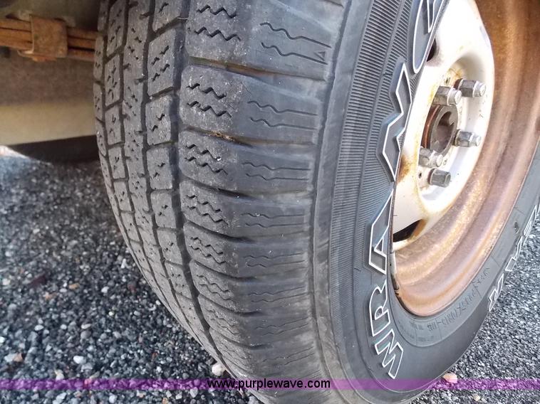 image for item J2699 1999 Jeep Cherokee Sport SUV