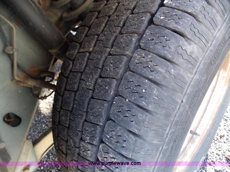 image for item J2699 1999 Jeep Cherokee Sport SUV