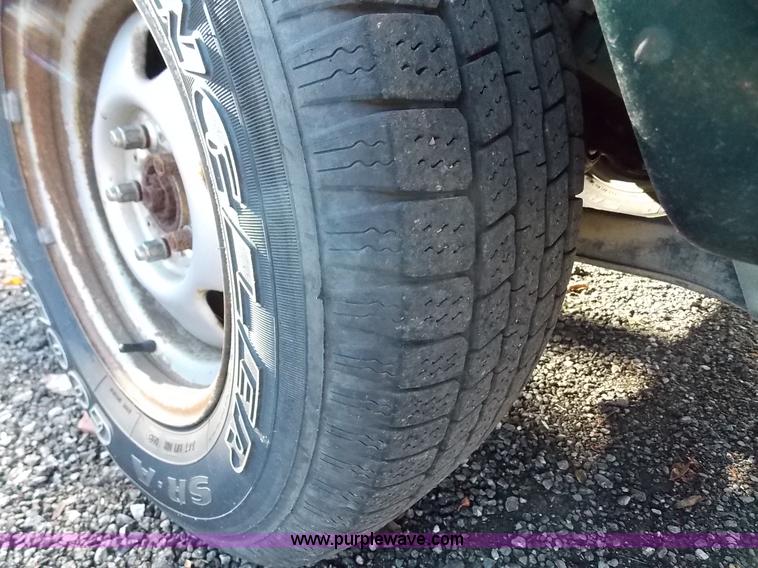 image for item J2699 1999 Jeep Cherokee Sport SUV