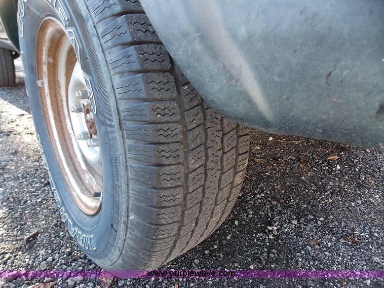 image for item J2699 1999 Jeep Cherokee Sport SUV