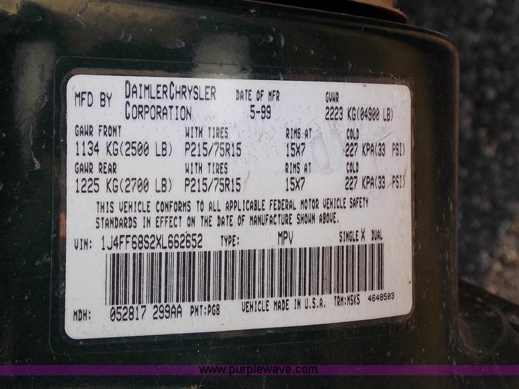 image for item J2699 1999 Jeep Cherokee Sport SUV