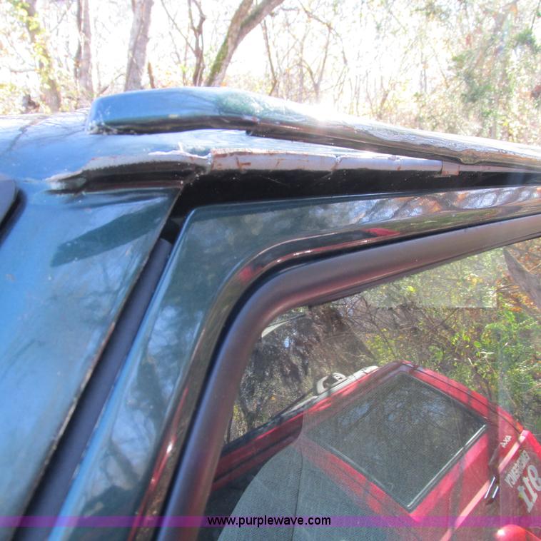 image for item J2699 1999 Jeep Cherokee Sport SUV