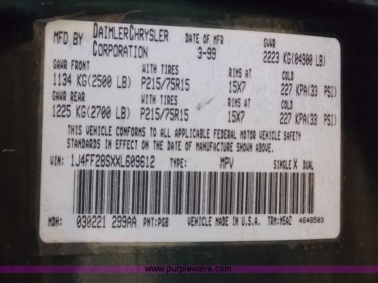 image for item J2700 1999 Jeep Cherokee SE SUV