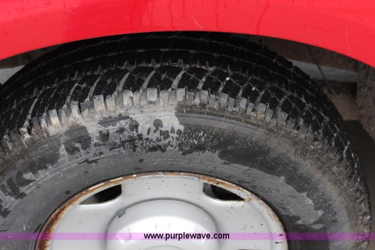 image for item J3510 2006 Ford F250 Super Duty XL pickup truck