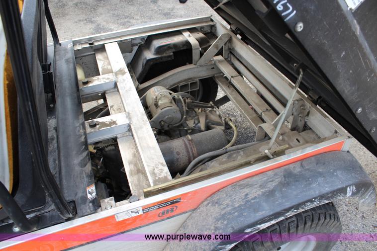 image for item J3684 2007 Bobcat 2100 utility vehicle