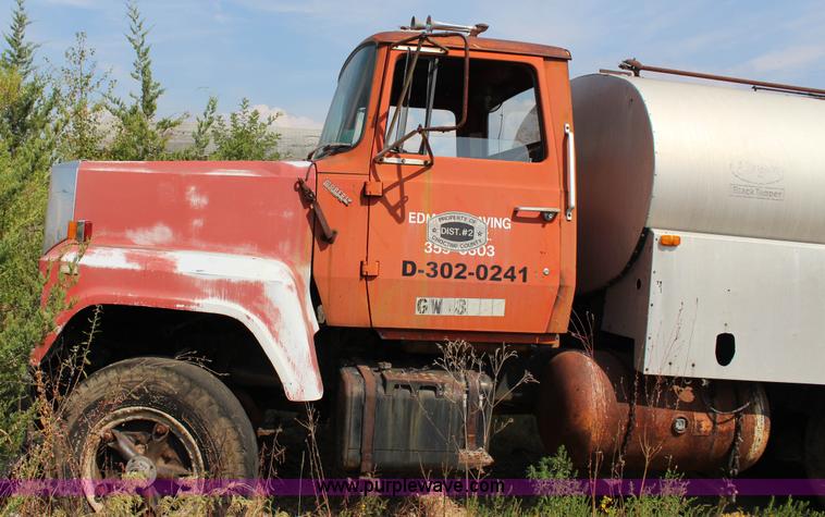 image for item J4343 1972 Ford 9000 oil distributor