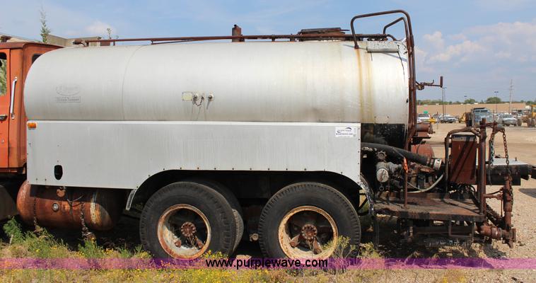 image for item J4343 1972 Ford 9000 oil distributor