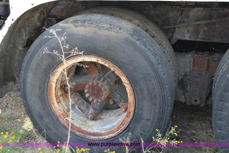 image for item J4343 1972 Ford 9000 oil distributor