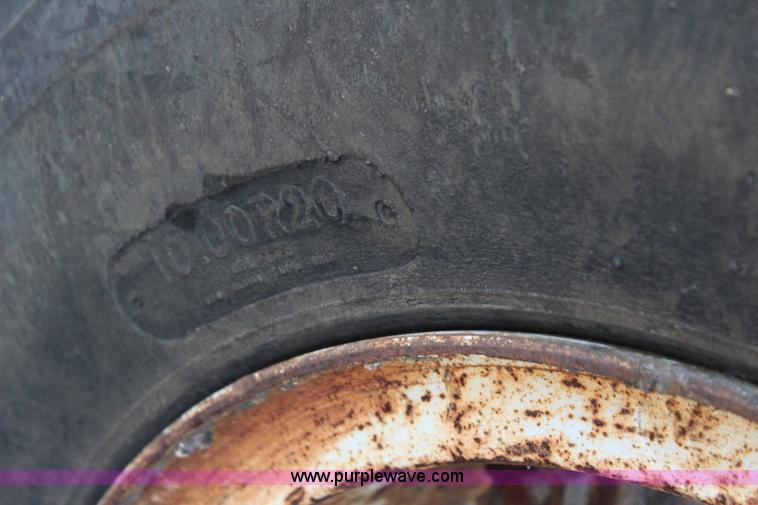 image for item J4343 1972 Ford 9000 oil distributor