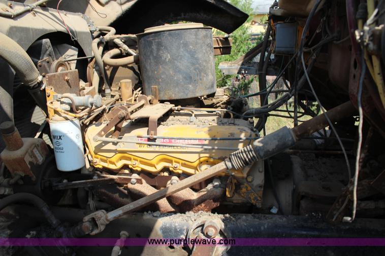 image for item J4343 1972 Ford 9000 oil distributor