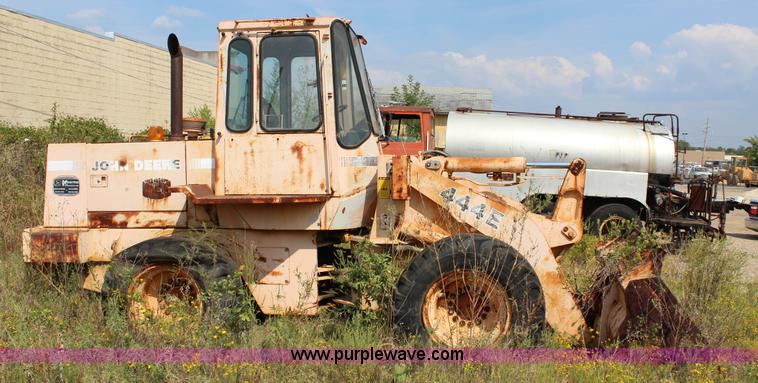 image for item J4344 1989 John Deere 444E wheel loader