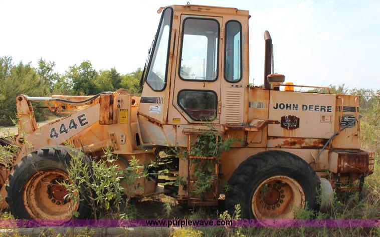 image for item J4344 1989 John Deere 444E wheel loader