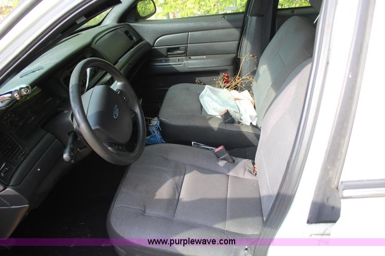 image for item J4356 2006 Ford Crown Victoria Police Interceptor