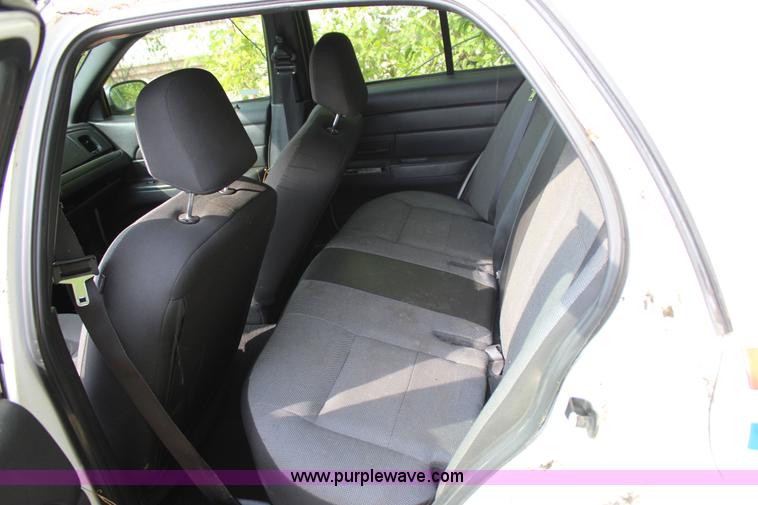 image for item J4356 2006 Ford Crown Victoria Police Interceptor