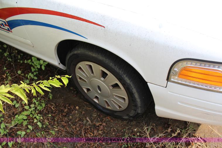 image for item J4356 2006 Ford Crown Victoria Police Interceptor