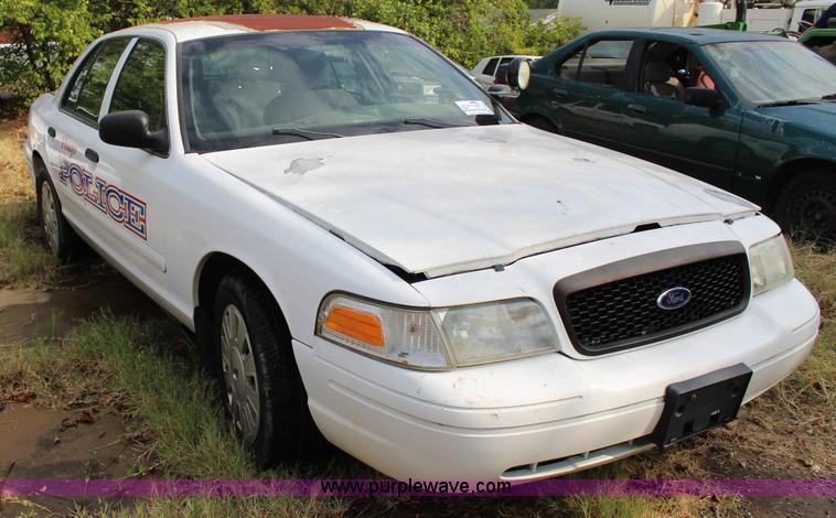 image for item J4357 2006 Ford Crown Victoria Police Interceptor