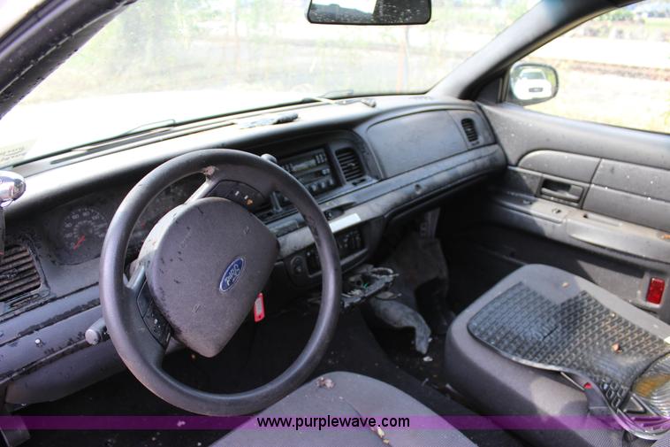image for item J4357 2006 Ford Crown Victoria Police Interceptor