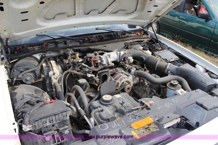 image for item J4357 2006 Ford Crown Victoria Police Interceptor