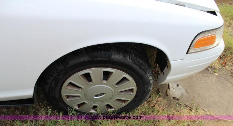 image for item J4357 2006 Ford Crown Victoria Police Interceptor