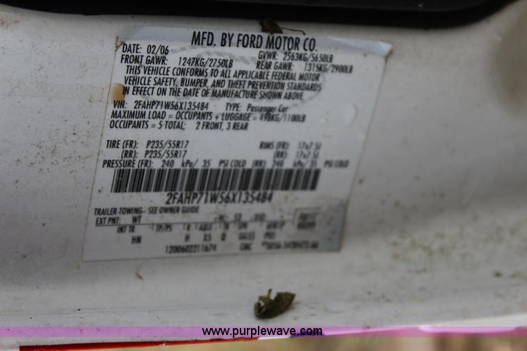 image for item J4357 2006 Ford Crown Victoria Police Interceptor