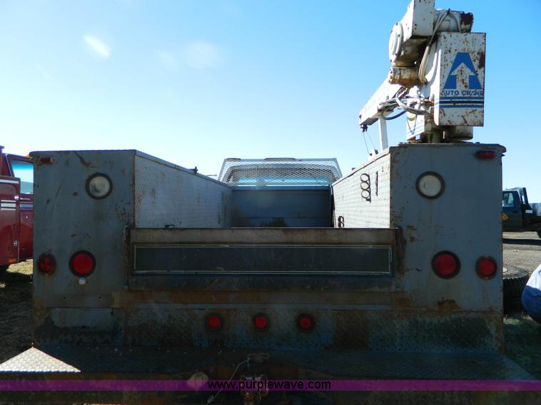 image for item J5223 1990 Chevrolet 3500 utility truck with crane