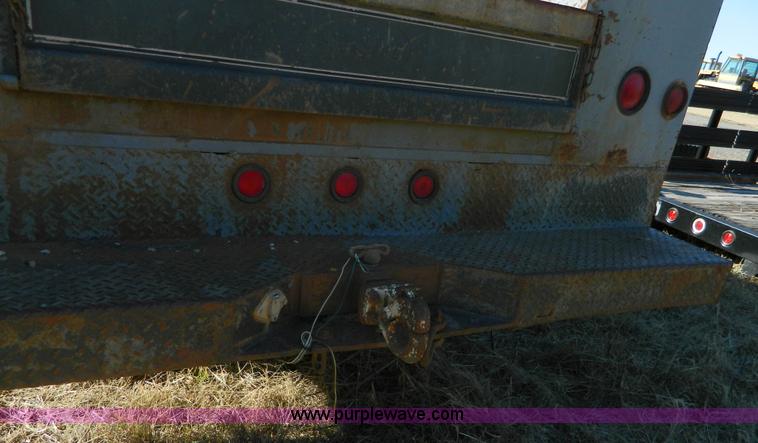 image for item J5223 1990 Chevrolet 3500 utility truck with crane