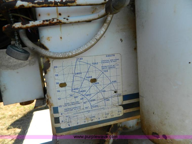 image for item J5223 1990 Chevrolet 3500 utility truck with crane