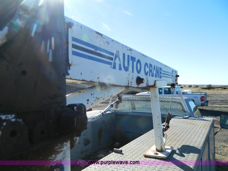 image for item J5223 1990 Chevrolet 3500 utility truck with crane