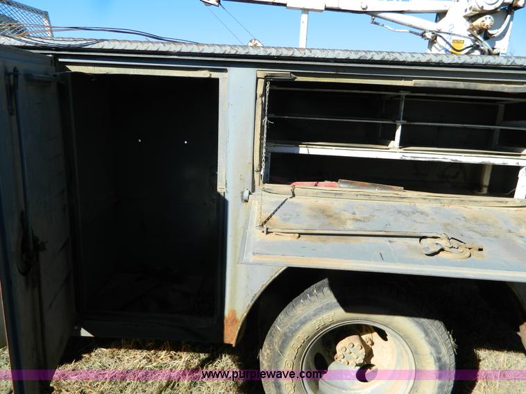 image for item J5223 1990 Chevrolet 3500 utility truck with crane