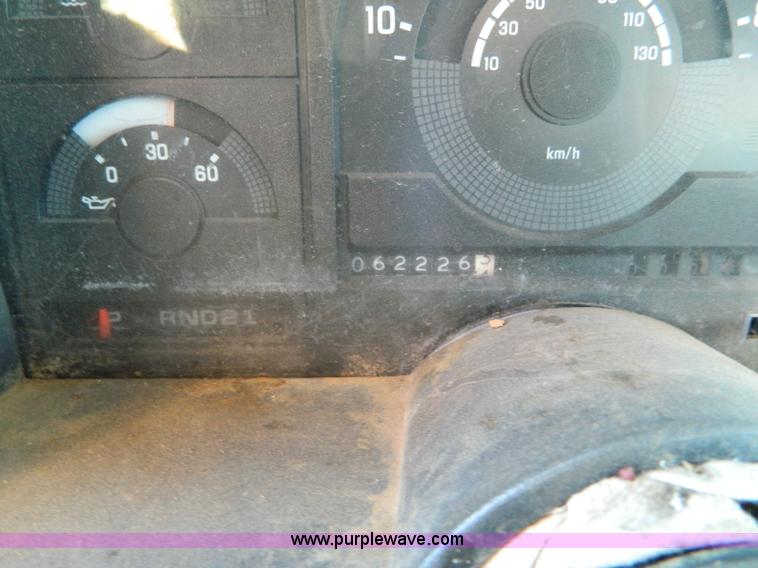 image for item J5223 1990 Chevrolet 3500 utility truck with crane