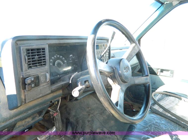 image for item J5223 1990 Chevrolet 3500 utility truck with crane