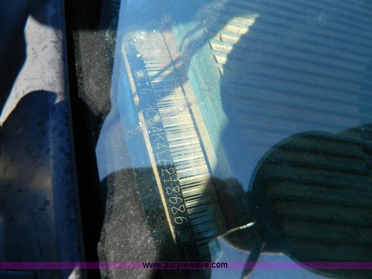 image for item J5223 1990 Chevrolet 3500 utility truck with crane