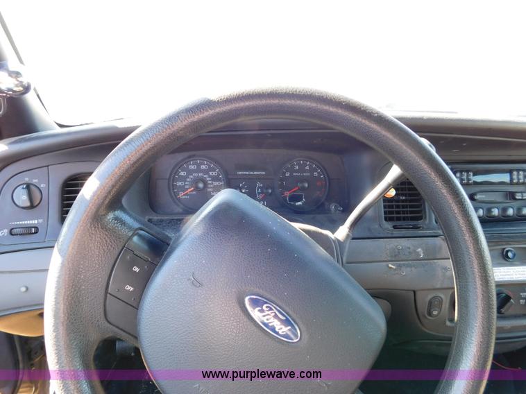 image for item J5227 2006 Ford Crown Victoria Police Interceptor