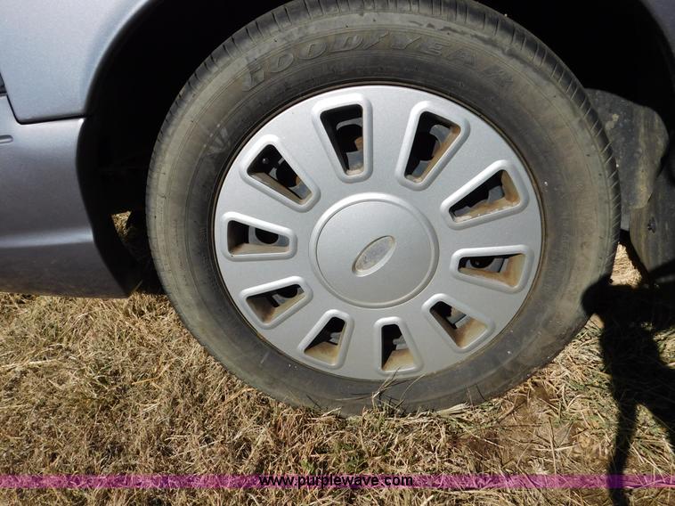 image for item J5227 2006 Ford Crown Victoria Police Interceptor