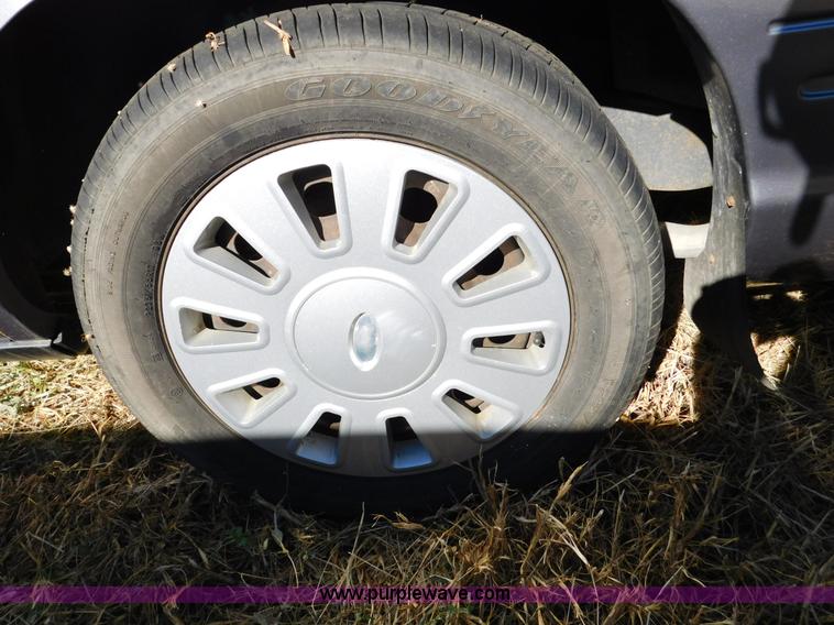 image for item J5227 2006 Ford Crown Victoria Police Interceptor