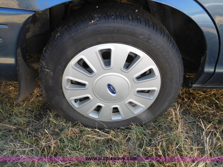 image for item J5228 2009 Ford Crown Victoria Police Interceptor