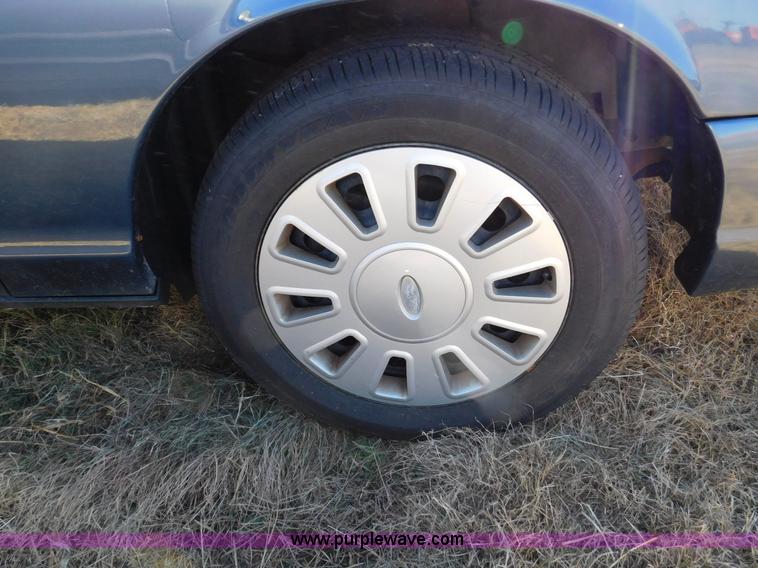 image for item J5228 2009 Ford Crown Victoria Police Interceptor