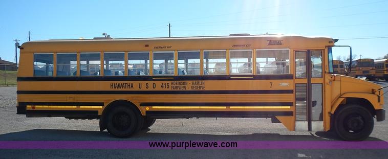 image for item J6314 2000 Freightliner FS65 Thomas school bus