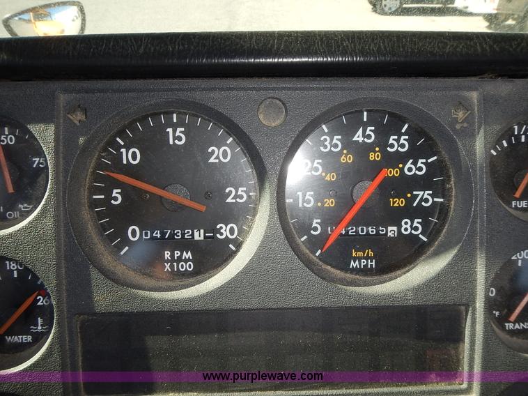 image for item J6314 2000 Freightliner FS65 Thomas school bus