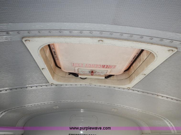 image for item J6314 2000 Freightliner FS65 Thomas school bus