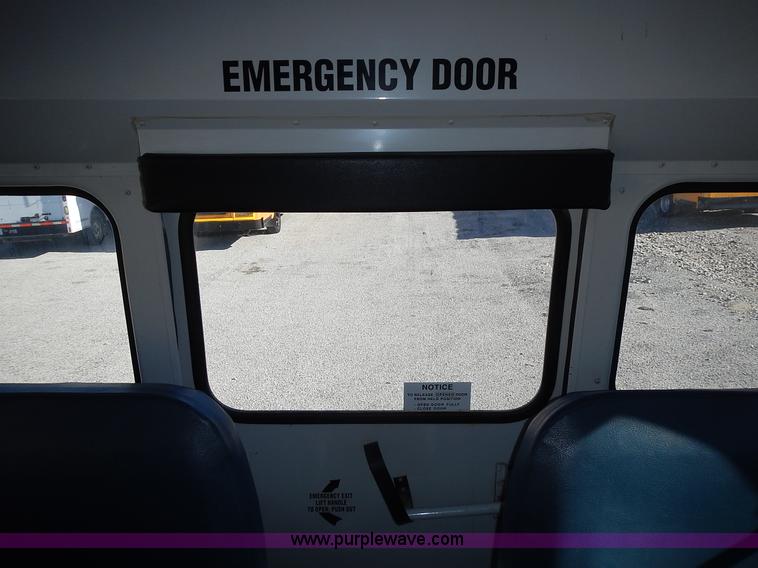 image for item J6314 2000 Freightliner FS65 Thomas school bus