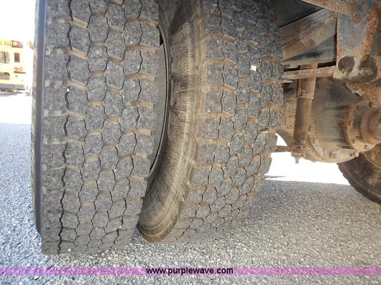 image for item J6314 2000 Freightliner FS65 Thomas school bus