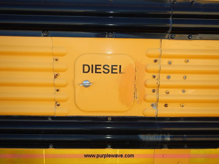 image for item J6314 2000 Freightliner FS65 Thomas school bus