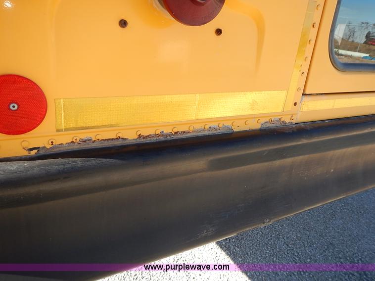 image for item J6314 2000 Freightliner FS65 Thomas school bus