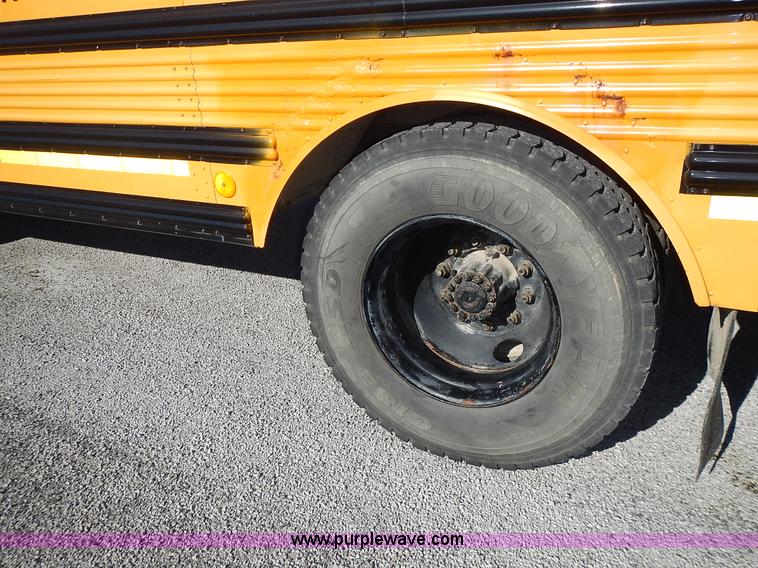 image for item J6314 2000 Freightliner FS65 Thomas school bus