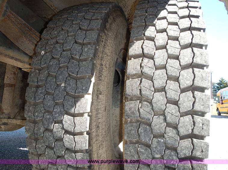 image for item J6314 2000 Freightliner FS65 Thomas school bus