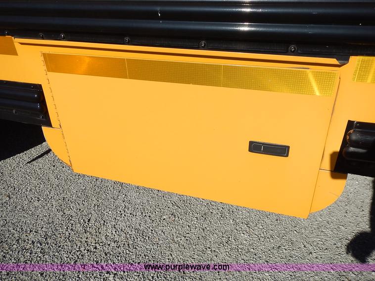 image for item J6314 2000 Freightliner FS65 Thomas school bus